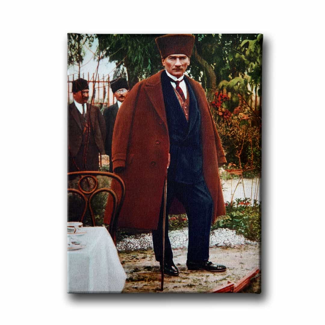 Takim Elbiseli Ataturk Kanvas Tablo